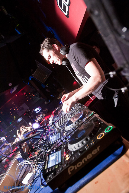 IMAGE: http://seenightlife.com/photos/10588/original_DCA-8256.jpg?1287337544