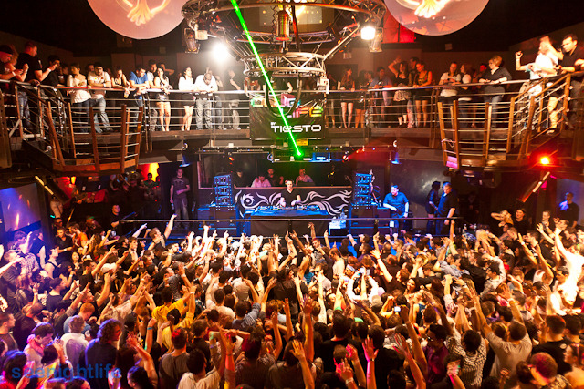 IMAGE: http://seenightlife.com/photos/11344/original_buf-3849.jpg?1302570751