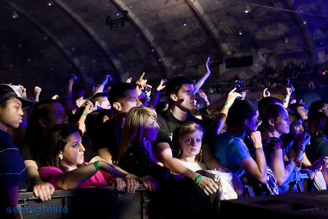 IMAGE: http://seenightlife.com/photos/11345/original_dca-3640.jpg?1302570752