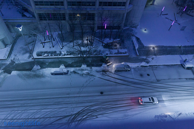 IMAGE: http://seenightlife.com/photos/11398/original_yyc-4070.jpg?1303167031