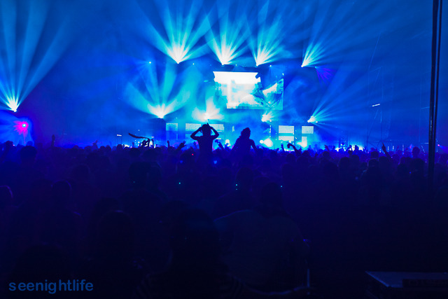 IMAGE: http://seenightlife.com/photos/11402/original_yyc-3902.jpg?1303167034