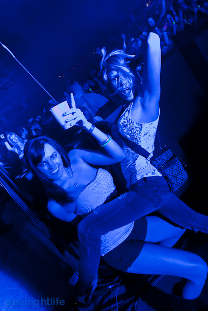IMAGE: http://seenightlife.com/photos/11459/original_ylw-4401.jpg?1304447046