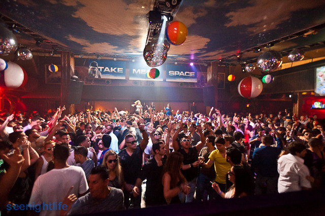 IMAGE: http://seenightlife.com/photos/11647/original_glenn-1605.jpg?1312833106