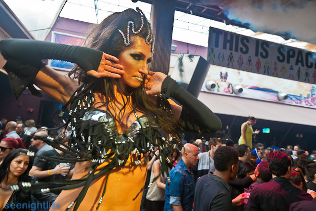 IMAGE: http://seenightlife.com/photos/16645/original_nm-3411.jpg?1329152964