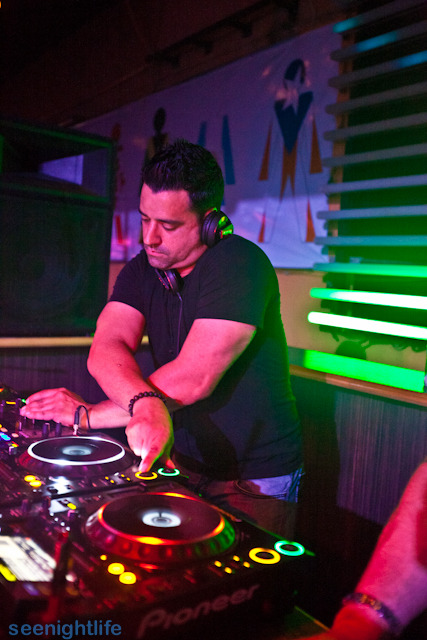 IMAGE: http://seenightlife.com/photos/17463/original_warm-6555.jpg?1331573706