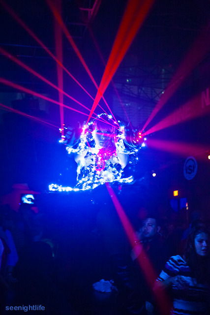 IMAGE: http://seenightlife.com/photos/18136/original_lostiosWMC-8703.jpg?1332192567