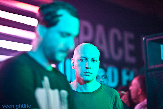 IMAGE: http://seenightlife.com/photos/18275/original_locomarcoWMC-9546.jpg?1332424191