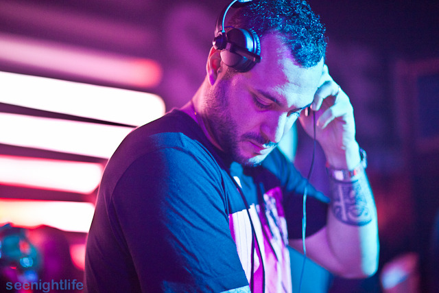 IMAGE: http://seenightlife.com/photos/18285/original_locomarcoWMC-9542.jpg?1332424199