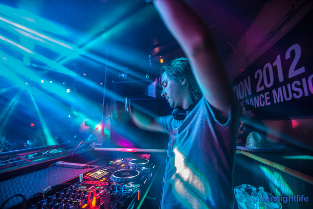 IMAGE: http://seenightlife.com/photos/19465/original_glenn-5759.jpg?1336500350