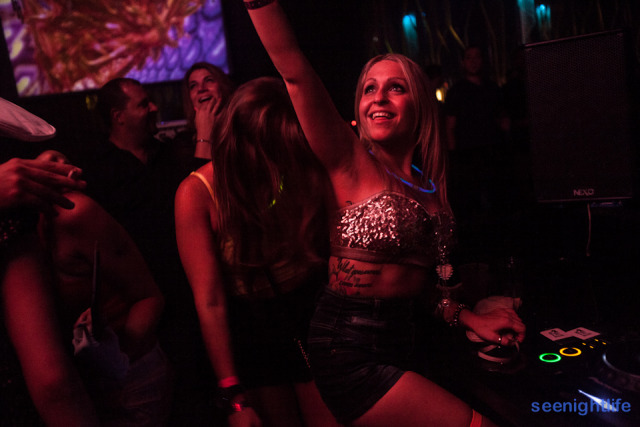 IMAGE: http://seenightlife.com/photos/20066/original_roland-0965.jpg?1338386448