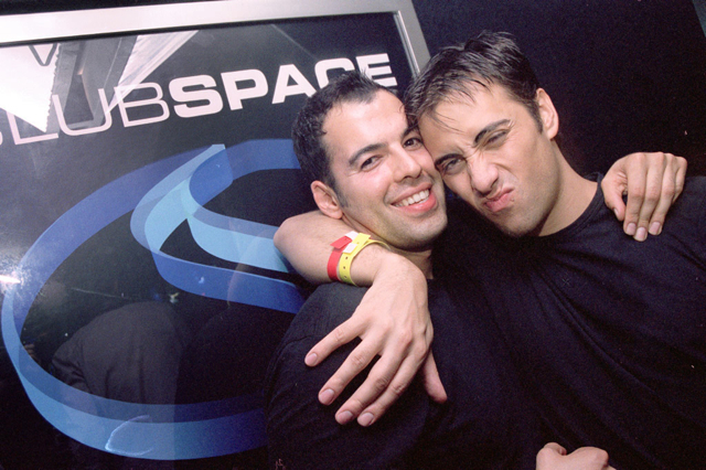 IMAGE: http://seenightlife.com/photos/2021/original_arash_desyn.jpg?1242164525