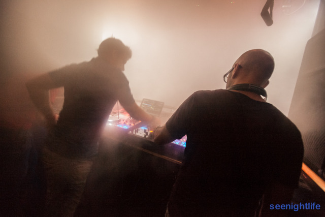 IMAGE: http://seenightlife.com/photos/23142/original_lostios2012-9172.jpg?1349719232