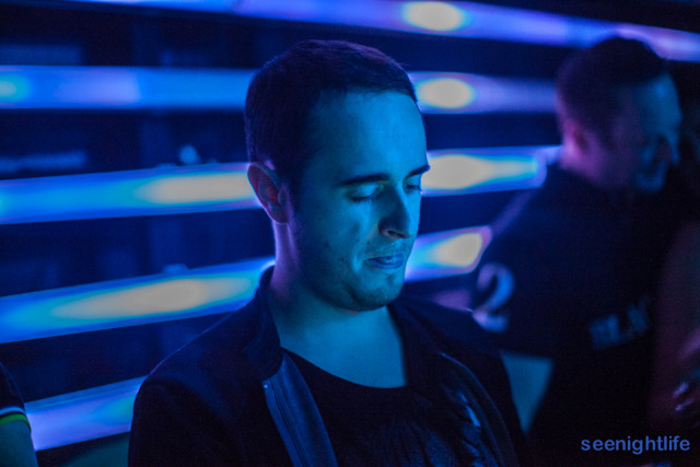 IMAGE: http://seenightlife.com/photos/23325/original_ferrypirupa-1951.jpg?1350303766