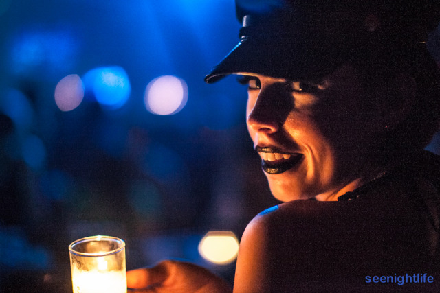 IMAGE: http://seenightlife.com/photos/23326/original_ferrypirupa-1937.jpg?1350303768