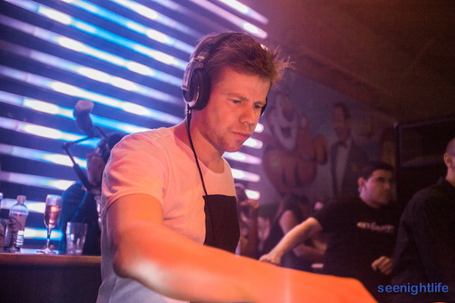 IMAGE: http://seenightlife.com/photos/23347/original_ferrypirupa-1807.jpg?1350303799