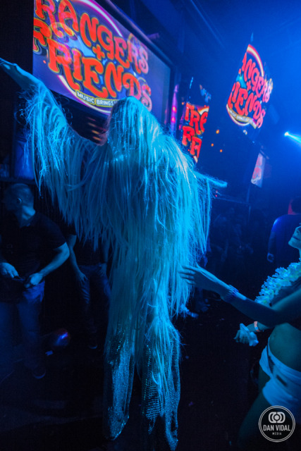 IMAGE: http://seenightlife.com/photos/28329/original_saf-1619.jpg?1370297736