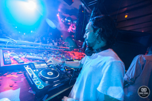 IMAGE: http://seenightlife.com/photos/28351/original_saf-1530.jpg?1370297821