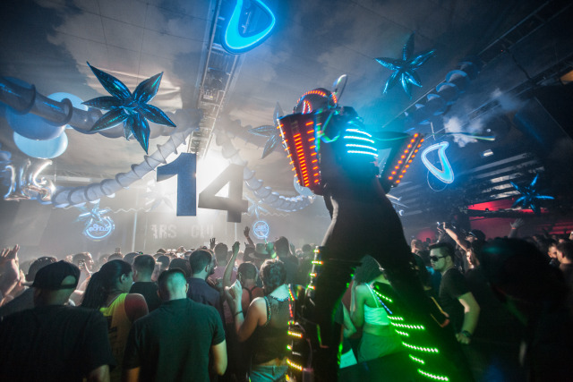 IMAGE: http://seenightlife.com/photos/35786/original_erick14years_space-2211.jpg