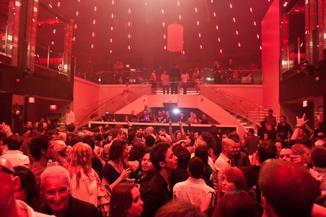 IMAGE: http://seenightlife.com/photos/6830/original_sanderLIV-1025.jpg?1264266795