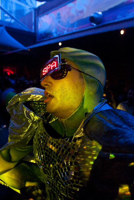 IMAGE: http://seenightlife.com/photos/9268/original_space10-2688.jpg?1274710744